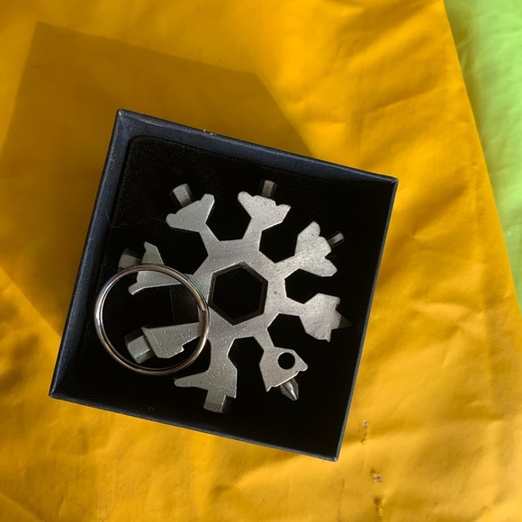 Gold Snowflake Multi-Tool Keychain vintage 3 set - Picture 4 of 4